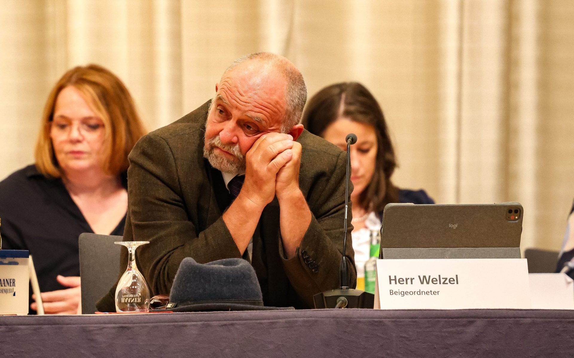 Rechtsdezernent Jan Welzel (CDU) während einer Ratssitzung der Stadt Solingen